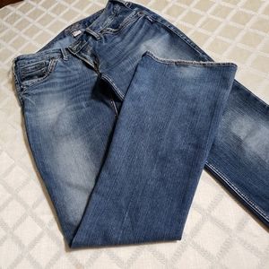 Silver jeans. Flare leg , low rize.